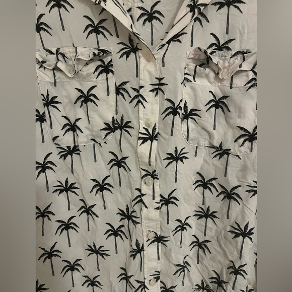 American Eagle Palm Trees Button Down Shirt in Black and White - Picture 3 of 10